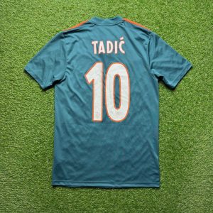 2019/2020 Uit #10 TADIC